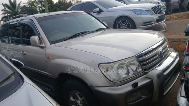 Toyota Land Cruiser Cygnus 4.7 2005 Silver