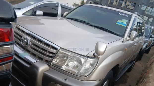 Toyota Land Cruiser Cygnus 4.7 2005 Silver