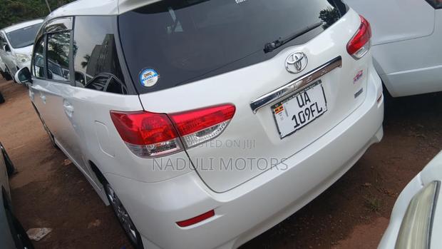 Toyota Wish 2011 White