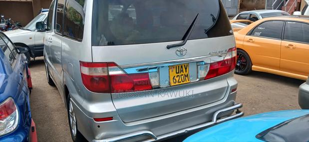 Toyota Alphard 2004 Silver