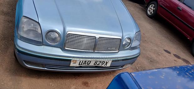 Toyota Progress 2000 Blue