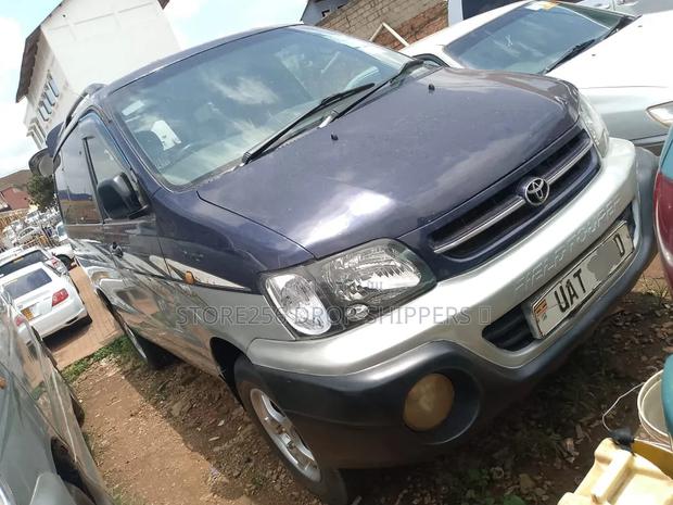 Toyota LiteAce Noah 2000 Silver