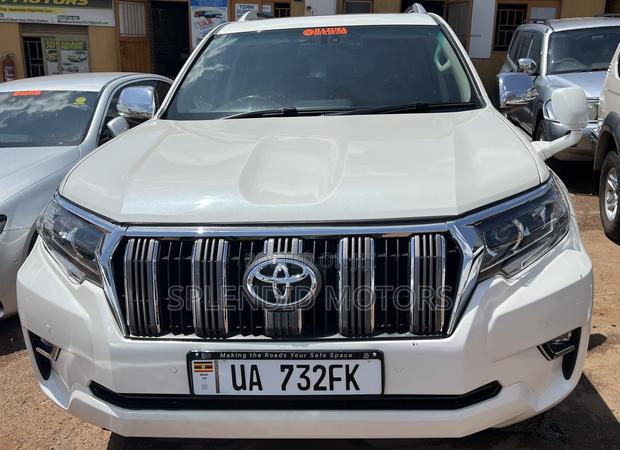 Toyota Land Cruiser Prado 2017 White