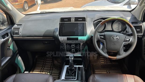 Toyota Land Cruiser Prado 2017 White