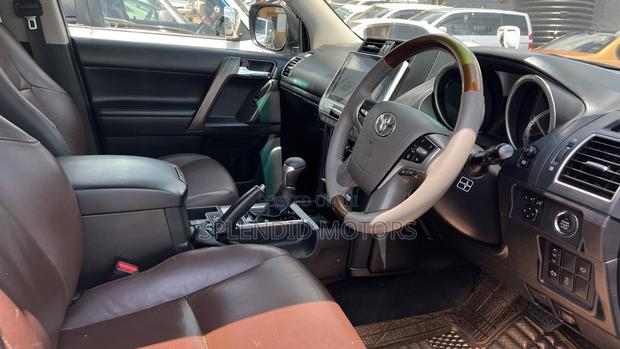 Toyota Land Cruiser Prado 2017 White