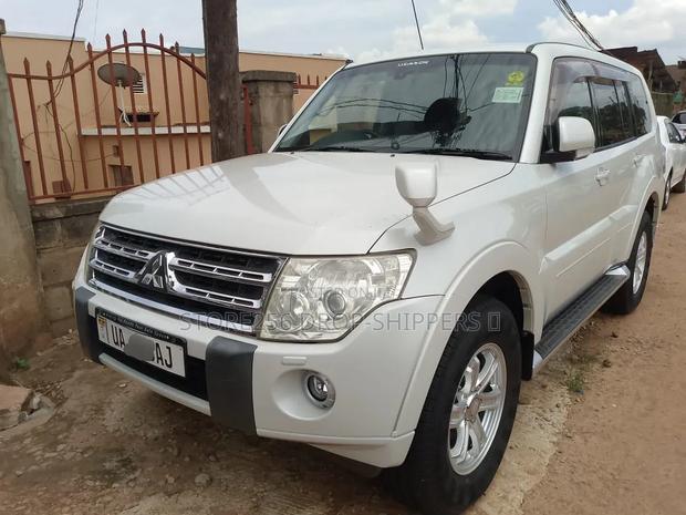 Mitsubishi Pajero 3.0 2010 White