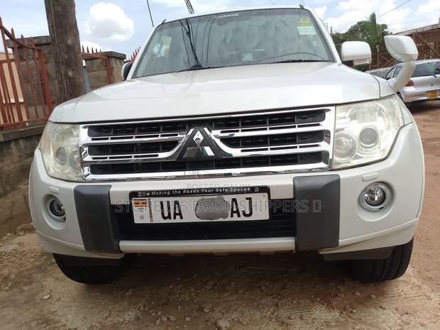 Mitsubishi Pajero 3.0 2010 White