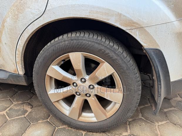 Mitsubishi Outlander SE 2012