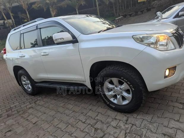Toyota Land Cruiser Prado 2016 White