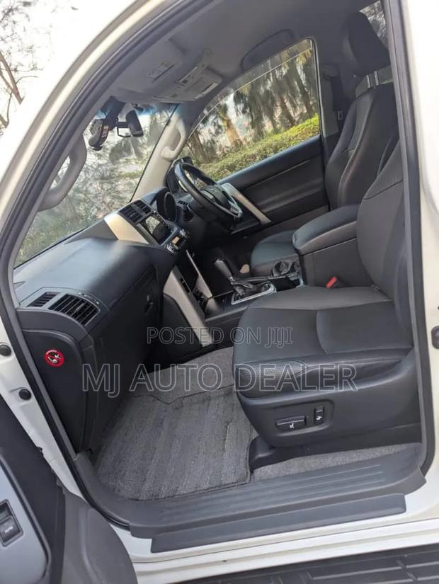 Toyota Land Cruiser Prado 2016 White