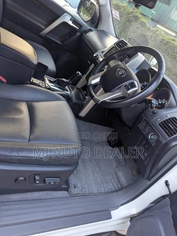 Toyota Land Cruiser Prado 2016 White