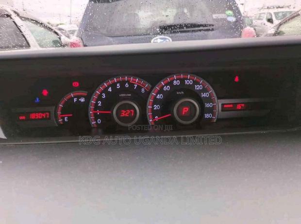 Toyota Noah 2.0 143hp FWD (8 Seater) 2013 Black