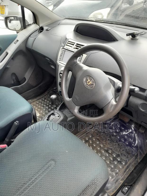 Toyota Vitz 1.0 FWD 3dr 2002 Silver