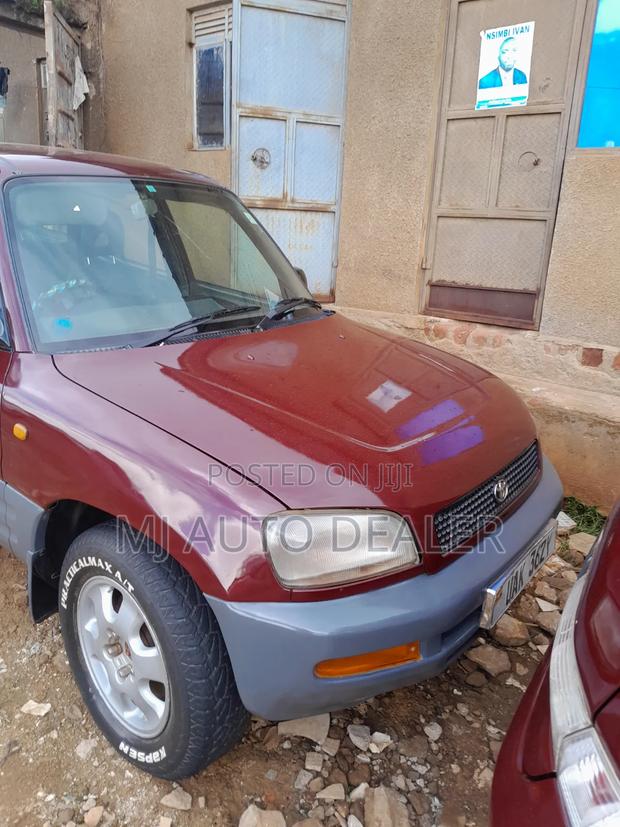 Toyota RAV4 1999 Red