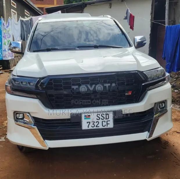 Toyota Land Cruiser 4.0 V6 GX-R 2010 White