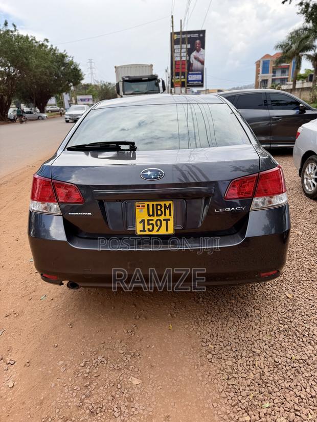 Subaru Legacy 2010 Gray
