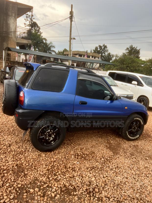 Toyota RAV4 Automatic 2000 Blue