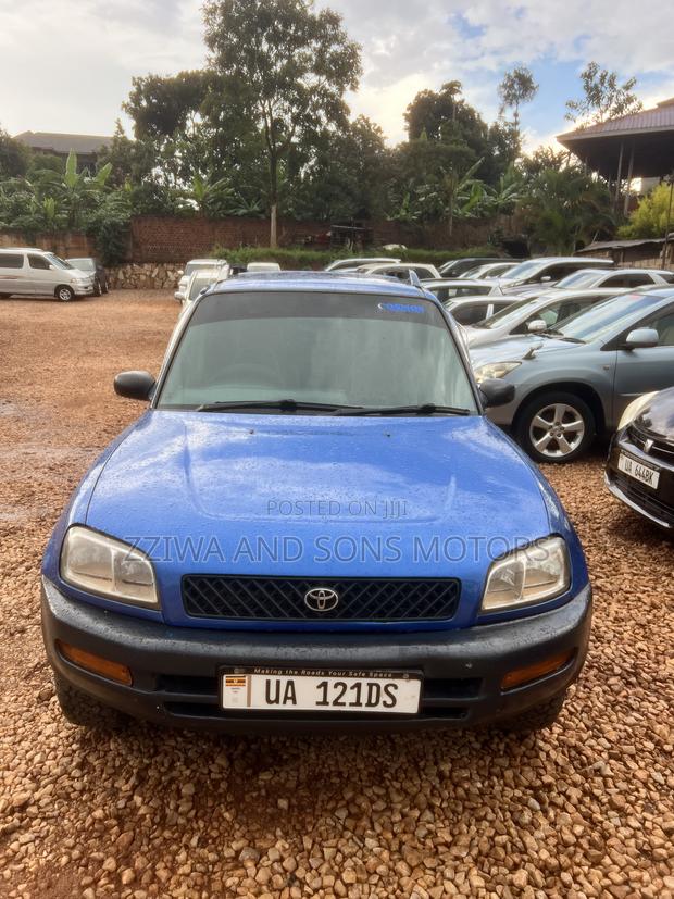 Toyota RAV4 Automatic 2000 Blue