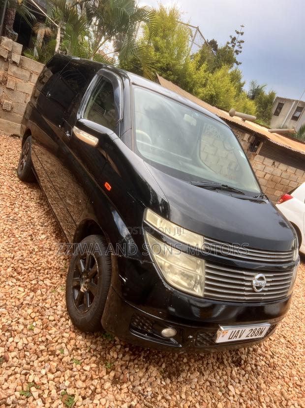 Nissan Elgrand 2004 Black