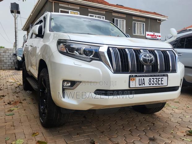 Toyota Land Cruiser Prado 2018 Black