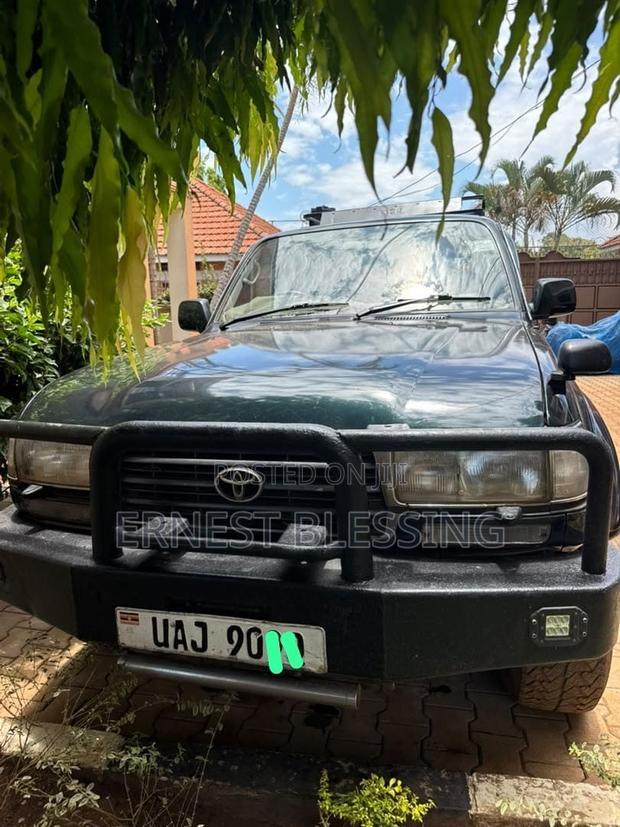 Toyota Land Cruiser 1996 Black