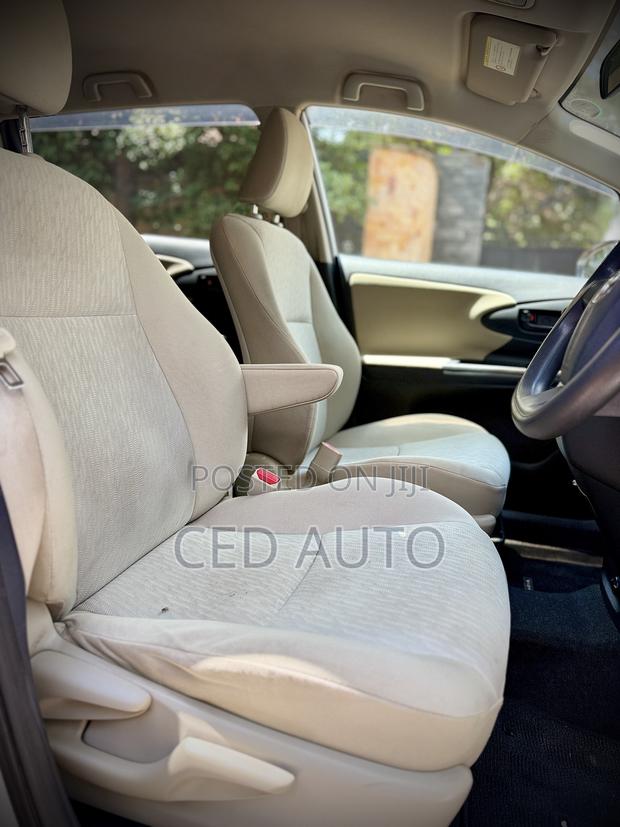 Toyota Wish 2011 White