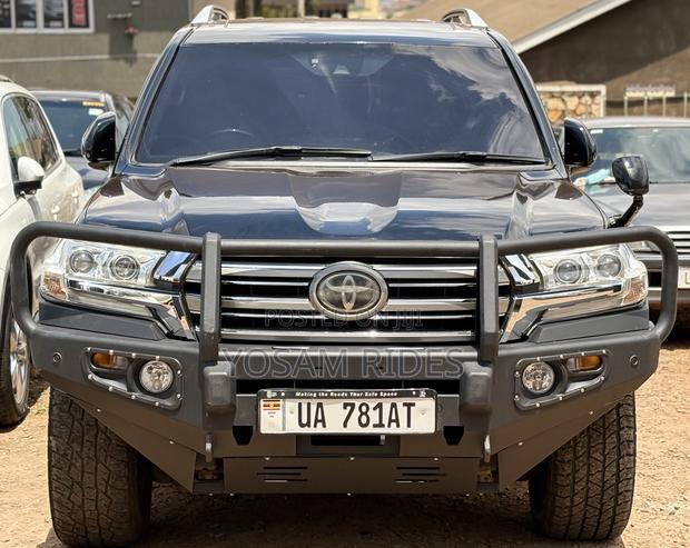 Toyota Land Cruiser 4.6 V8 ZX 2017 Black