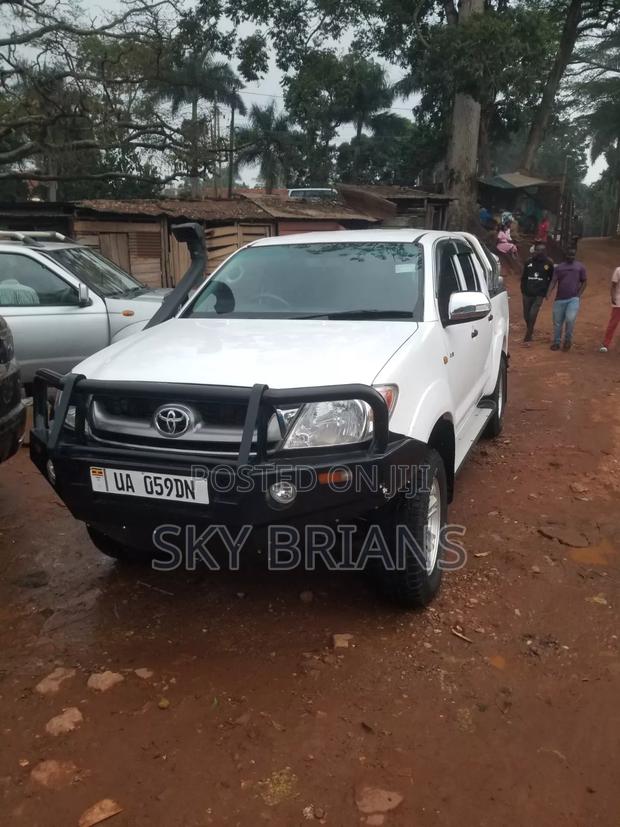 Toyota Hilux 3.0 D-4D 4x4 2014 White