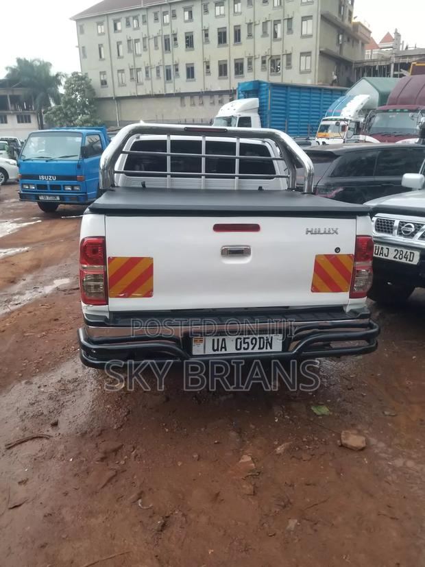 Toyota Hilux 3.0 D-4D 4x4 2014 White
