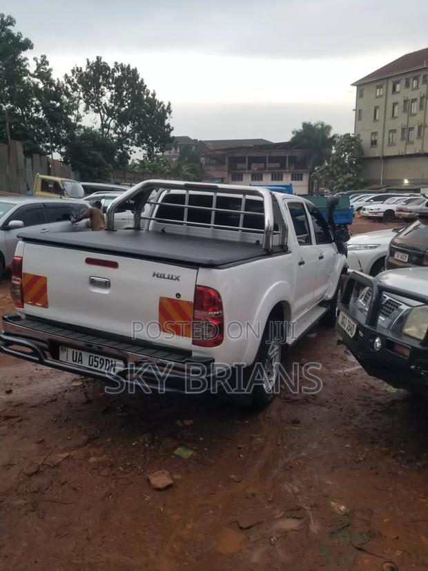 Toyota Hilux 3.0 D-4D 4x4 2014 White