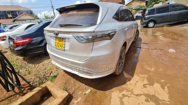 Toyota Harrier 2.0 2015 Silver