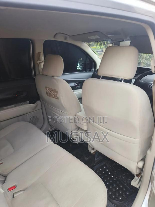 Toyota Passo Sette 1.5 FWD 2010 Silver