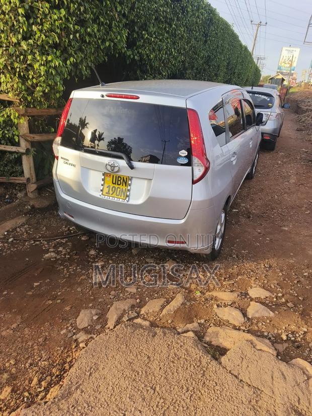 Toyota Passo Sette 1.5 FWD 2010 Silver