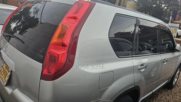 Nissan X-Trail 2010 Silver
