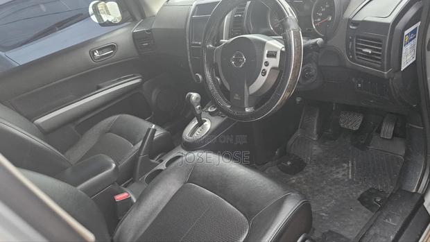 Nissan X-Trail 2010 Silver