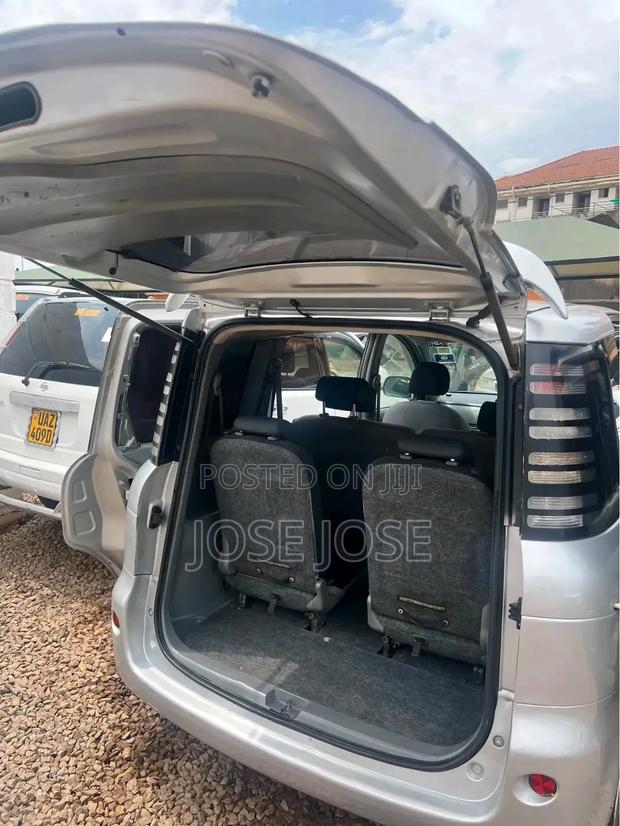Toyota Sienta 2007 Silver