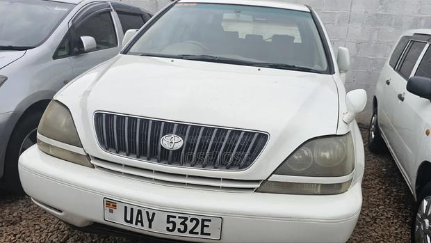Toyota Harrier 2002 White