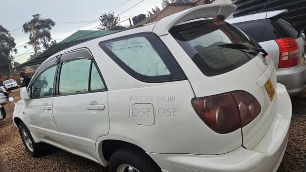 Toyota Harrier 2002 White
