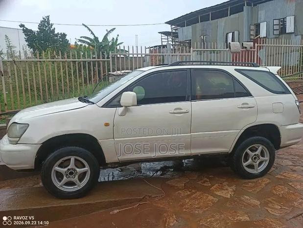 Toyota Harrier 2002 White
