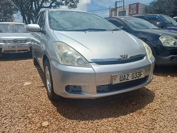 Toyota Wish 2005 Silver