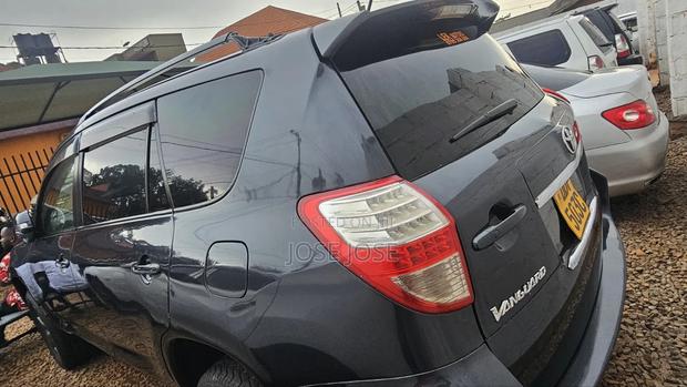 Toyota Vanguard 2007