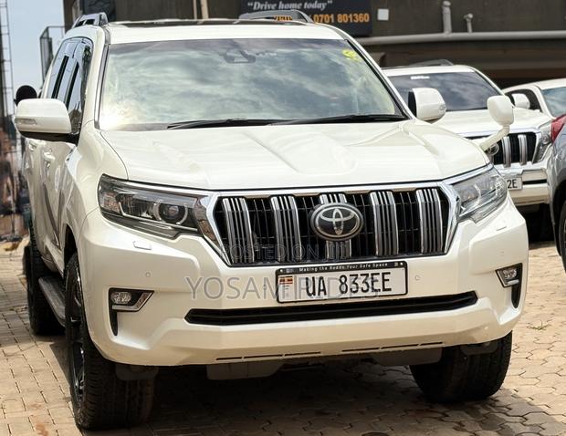 Toyota Land Cruiser Prado 2.8 2018 White
