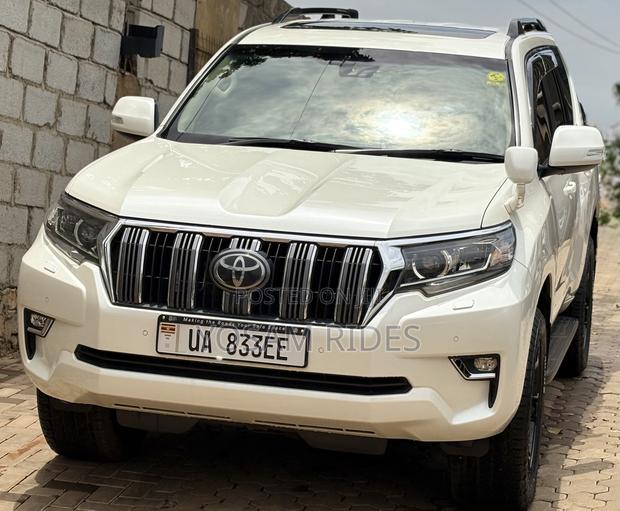 Toyota Land Cruiser Prado 2.8 2018 White
