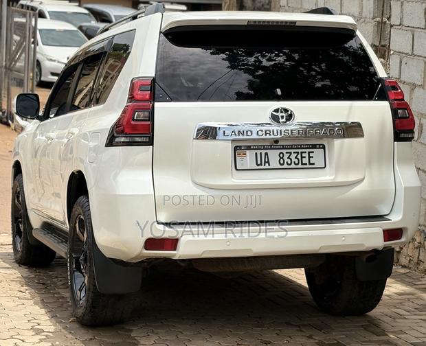 Toyota Land Cruiser Prado 2.8 2018 White