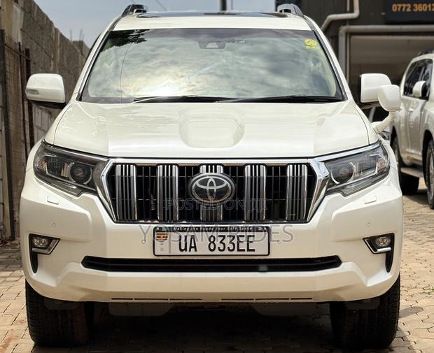 Toyota Land Cruiser Prado 2.8 2018 White