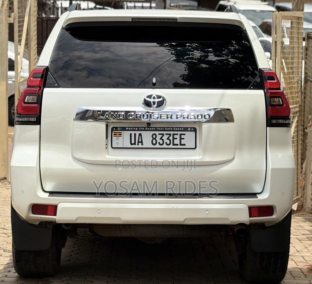 Toyota Land Cruiser Prado 2.8 2018 White