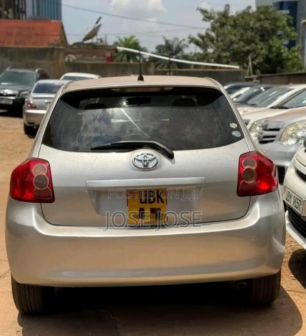 Toyota Auris 2009 Silver