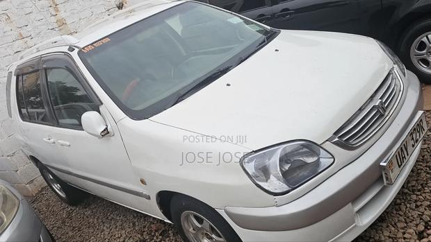 Toyota Raum 2000 White