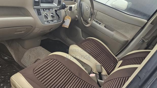 Toyota Raum 2006 White