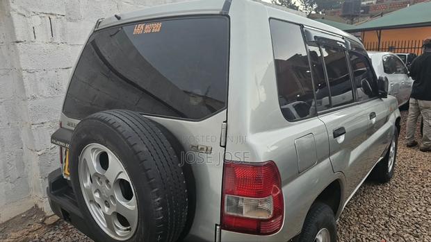 Mitsubishi Pajero 2002